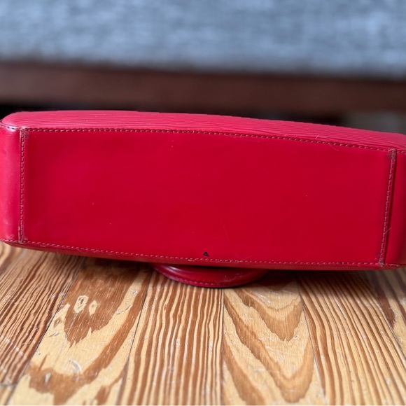 Louis Vuitton w COA Red Epi Leather Satchel - Picture 6 of 7
